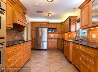 10412 NW 71st Pl, Tamarac, FL 33321