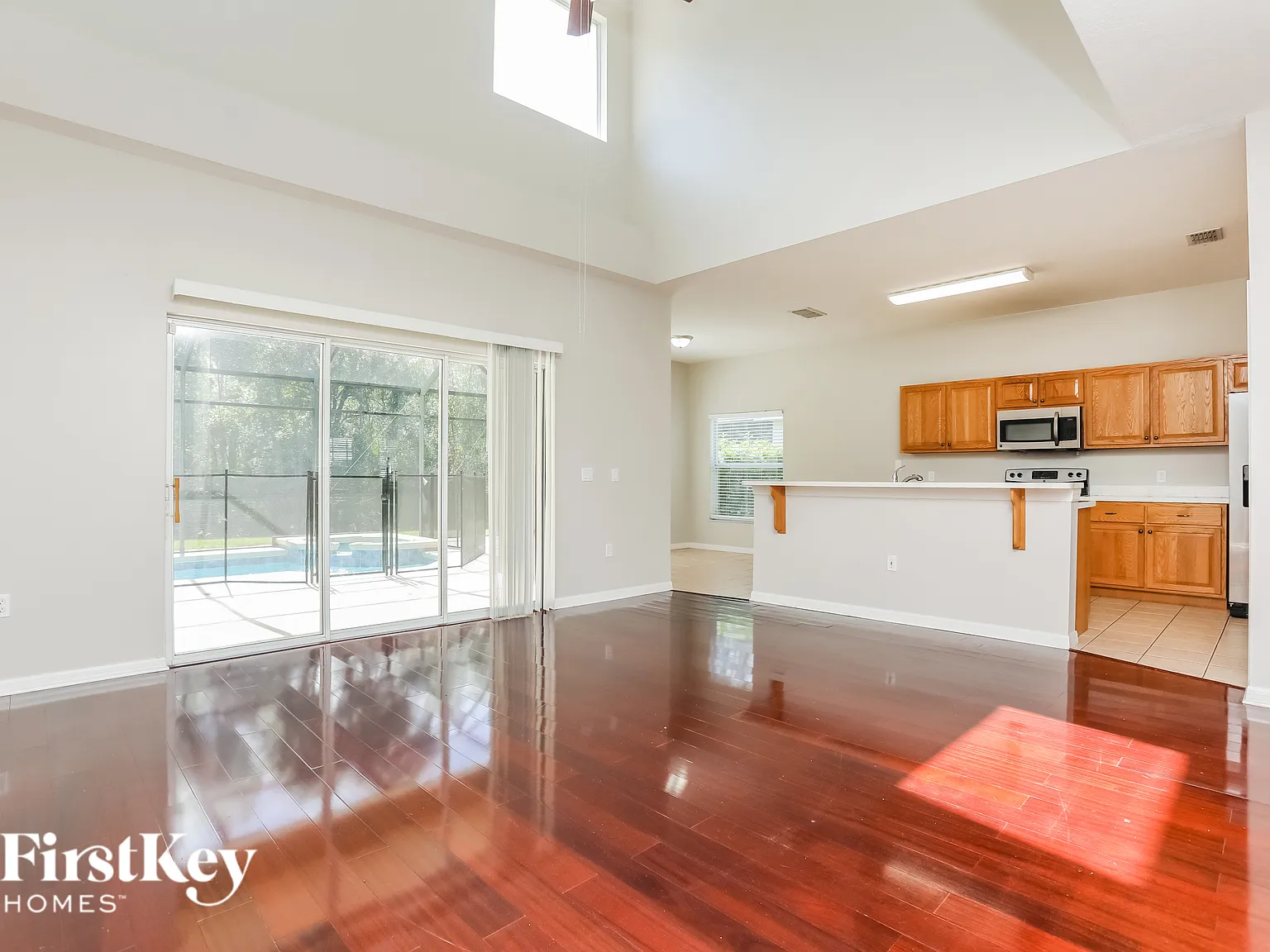 5 bed, 3.5 bath, 2532 sqft, $3,355 — Photo 2
