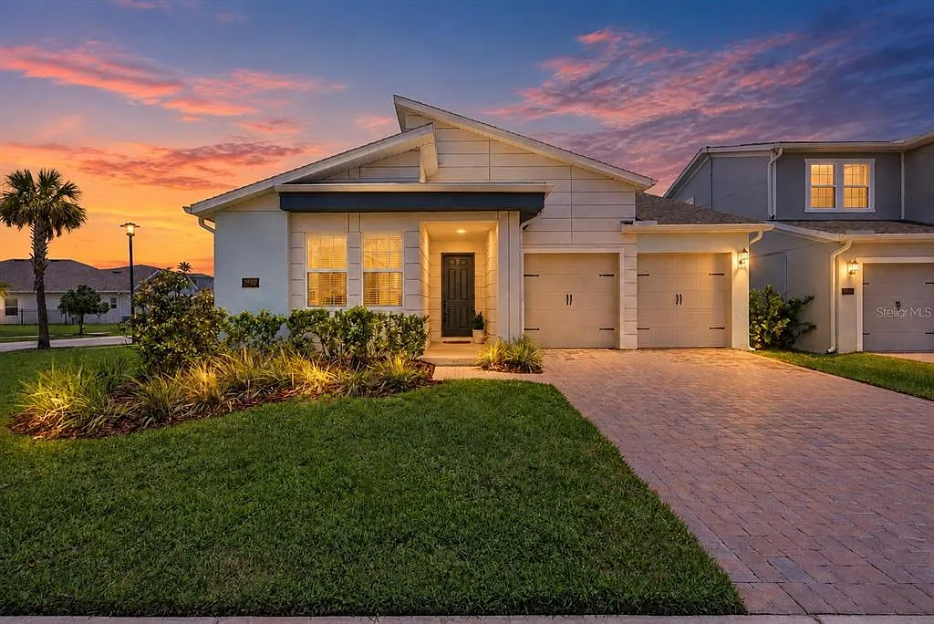 3 bed, 2.0 bath, 2179 sqft, $3,200 — Photo 1