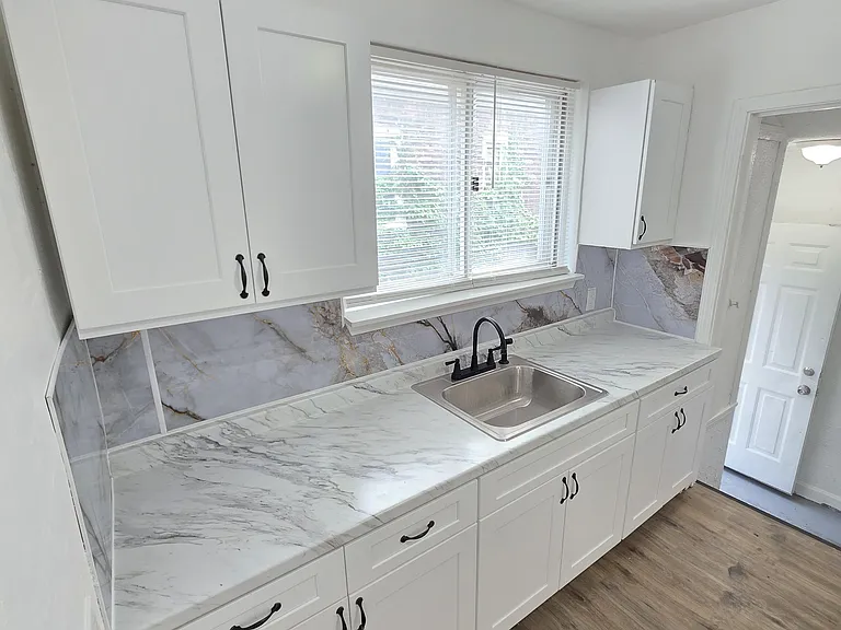 15841 Steel St — Photo 5