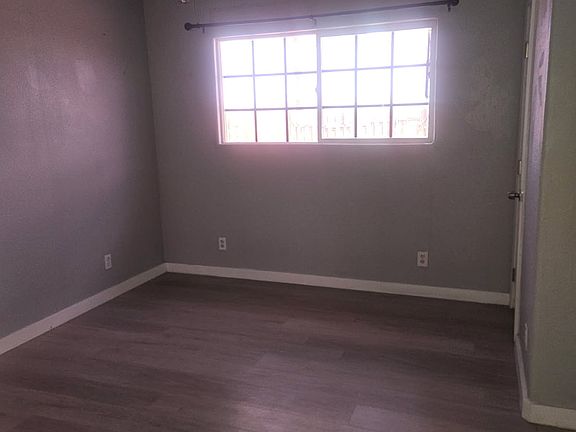 4th image of 731 Arbor Way