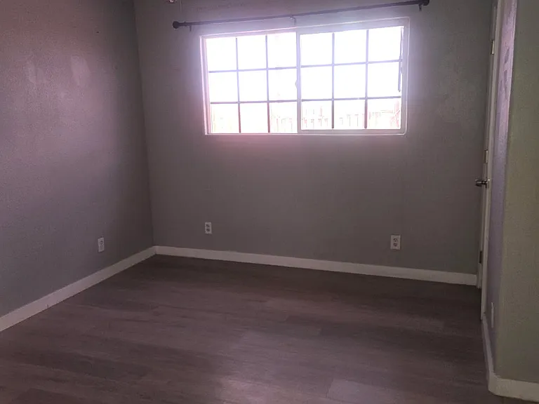 731 Arbor Way — Photo 4