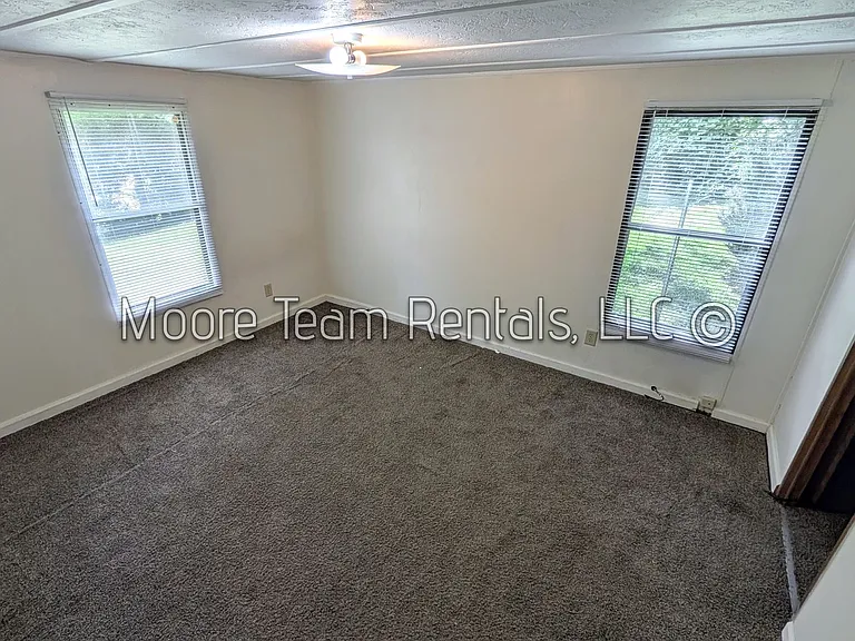 5399 Greenville Hwy — Photo 11