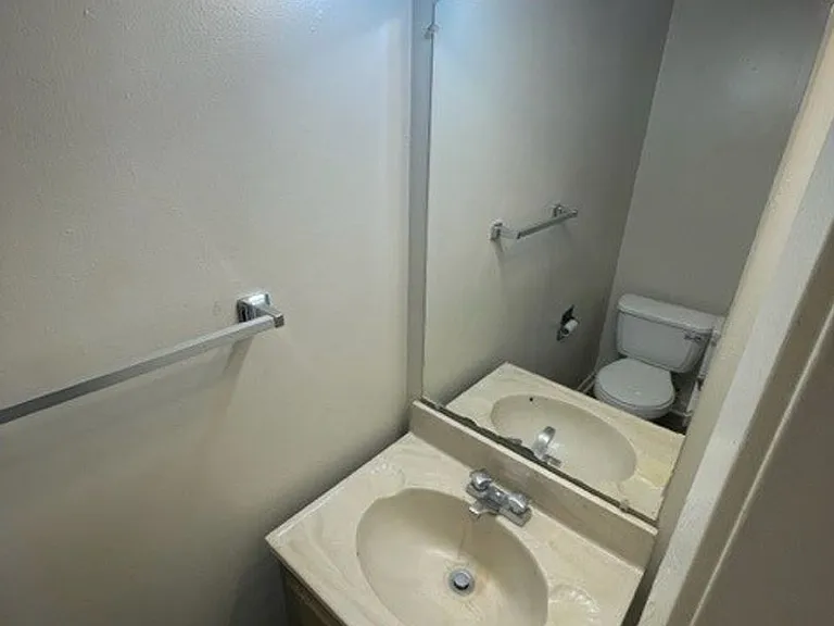 200 Loire Ave — Photo 7