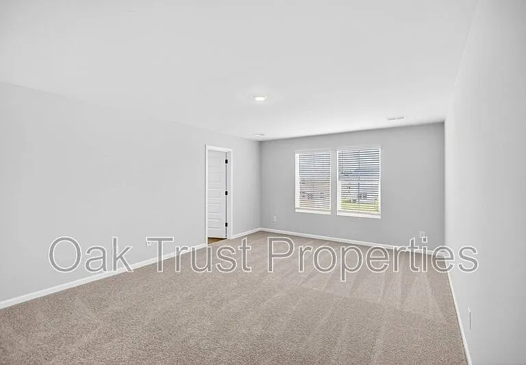 753 Ridgley Dr — Photo 22