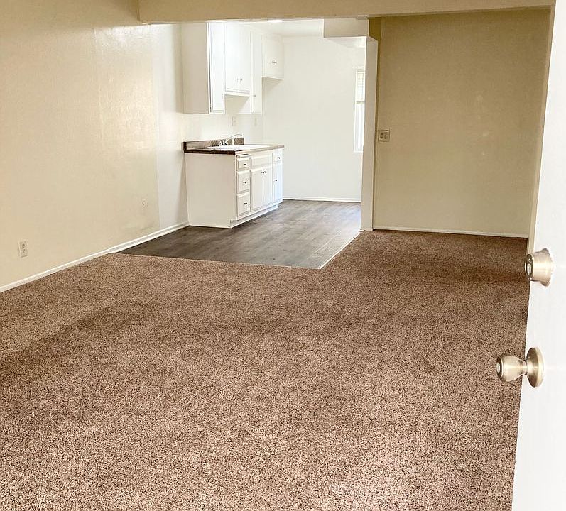 1st image of 3528-3530 Emerald St #2B-2BA-925SQFT