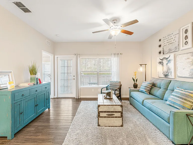 Oaks at Normandy Apartments — Photo 8