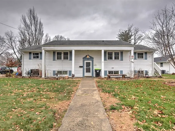 414 E Wall St, Moweaqua, IL 62550
