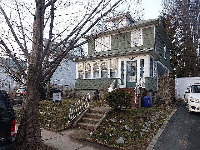 1st image of 33 Rainbow Ave