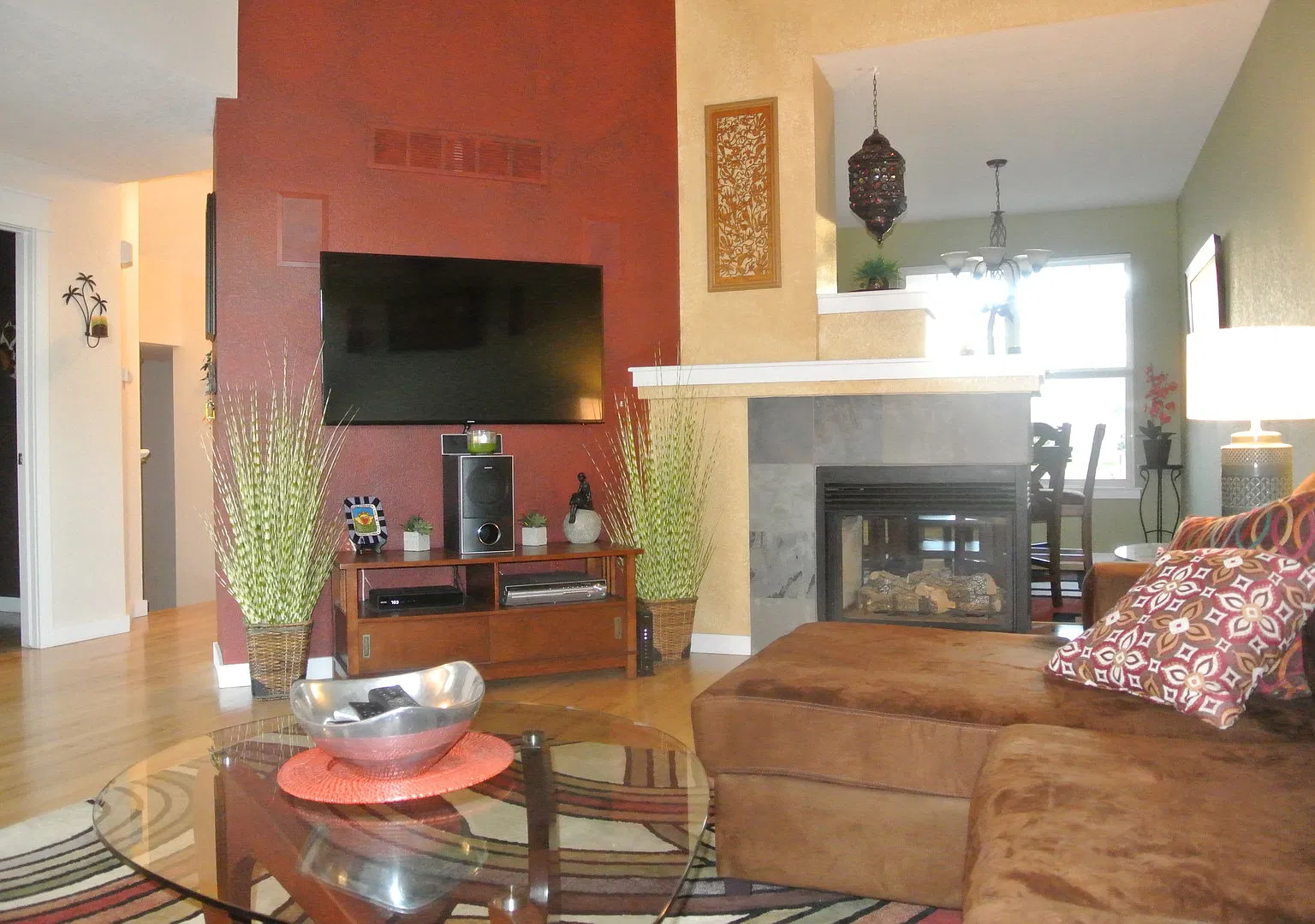 Luxurious Townhome in McKay Landing. — Photo 3