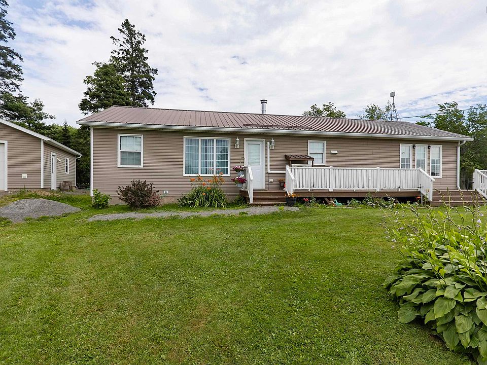 1st image of 28 Jackson Point Rd