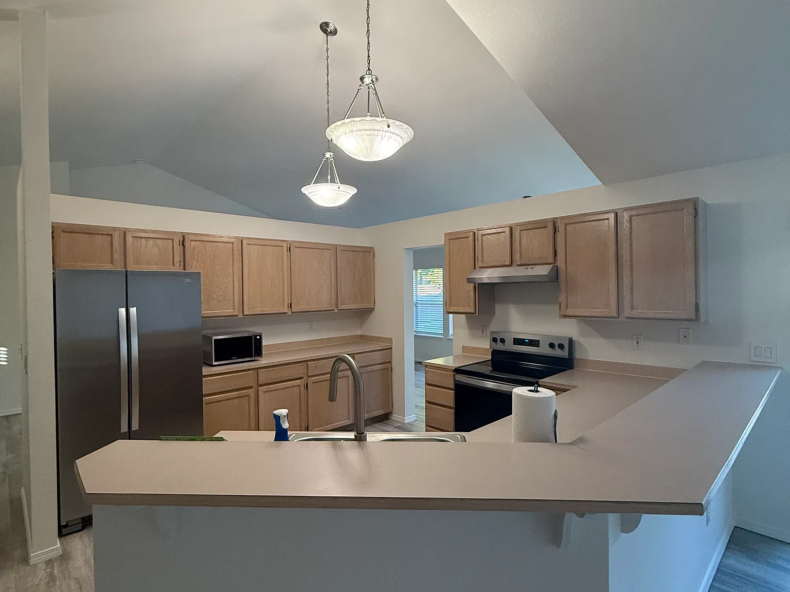 3 bed, 1730 sqft, $3,200 — Photo 3