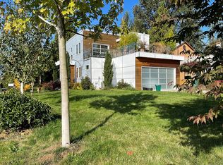 118 N 95th St, Seattle, WA 98103