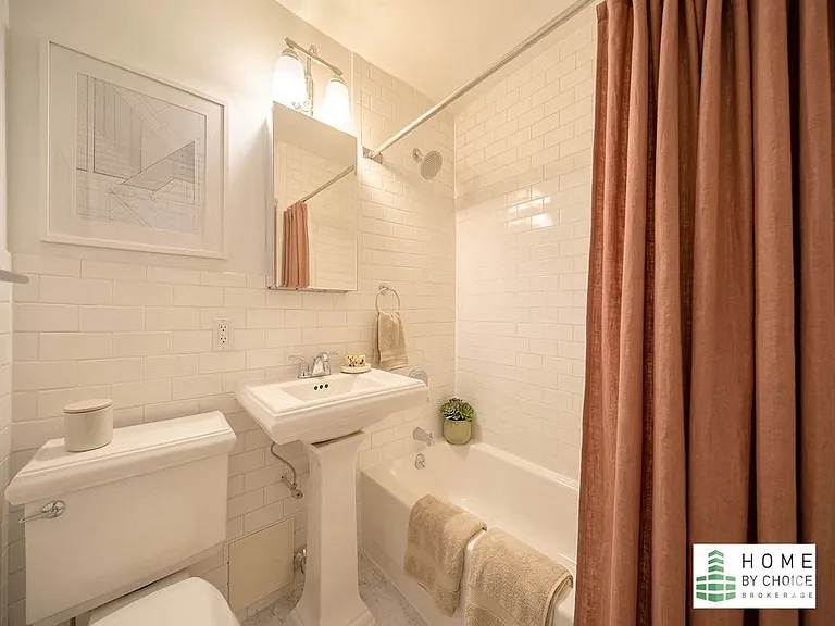 242 E 75th St #1A — Photo 4
