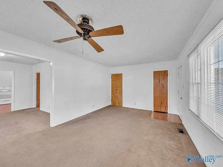 422 Karter St NW — Photo 9