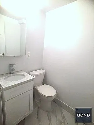 Rented by Bond New York | media 19