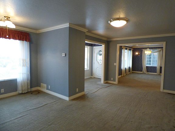 5th image of 460 E Warnock Ave