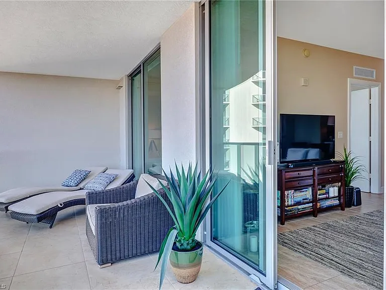 3000 Oasis Grand Blvd #3006 — Photo 5