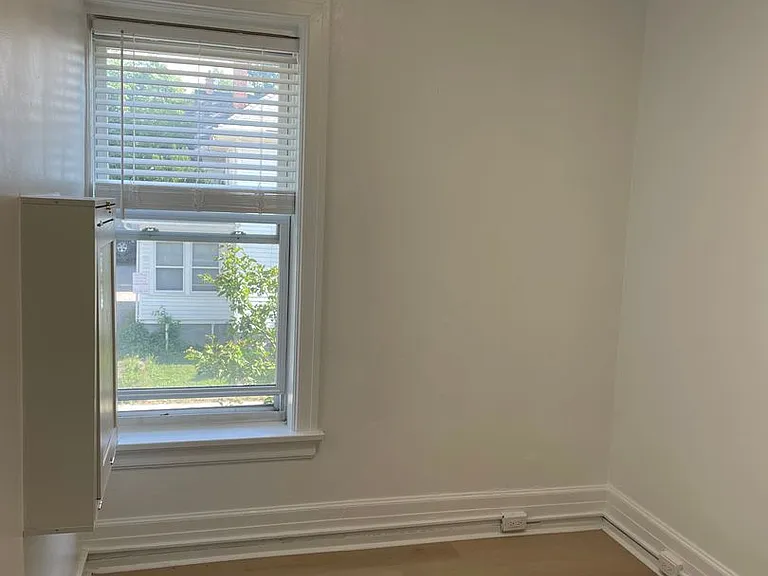 1032 Vaughn St — Photo 18