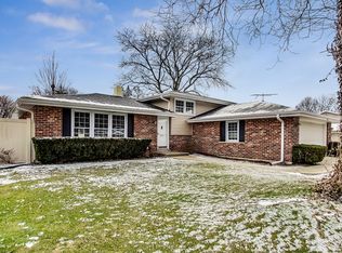 7601 Baimbridge Dr, Downers Grove, IL 60516