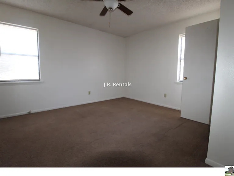 803 Michelle Dr — Photo 16