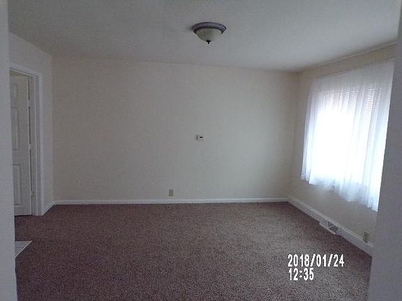 3rd image of 209 Grumbach Ave #2