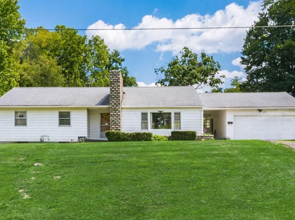 940 Walhonding Ave, Logan, OH 43138