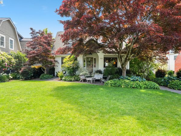 5bd 2ba 3,786sqft — 4214 SE Oak St, Portland, OR 97215