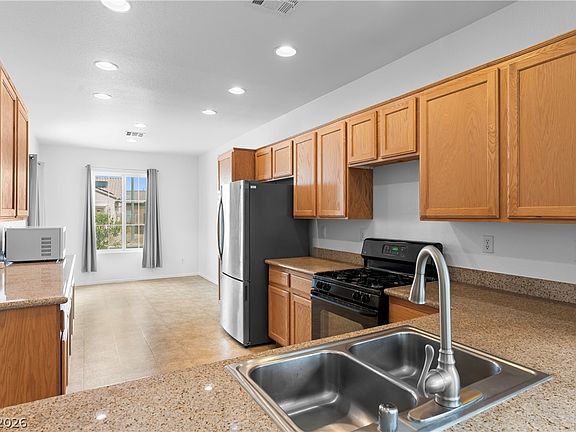 5th image of 6285 Rock Dove Ave