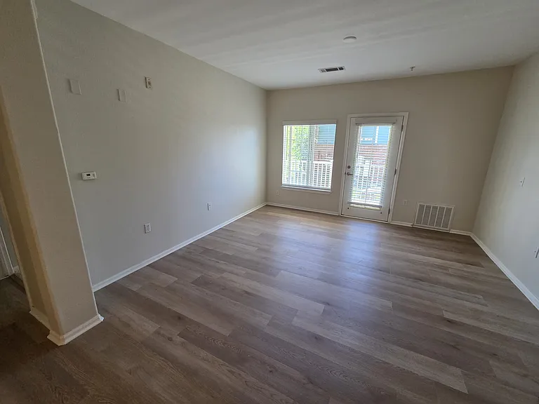 2682 S Cathay Way #204 — Photo 2