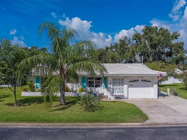 9262 140th Ln, Seminole, FL 33776