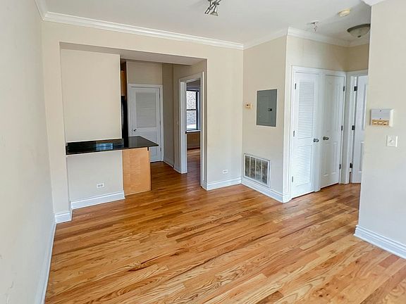 2nd image of 1214-16 W Waveland Ave #1
