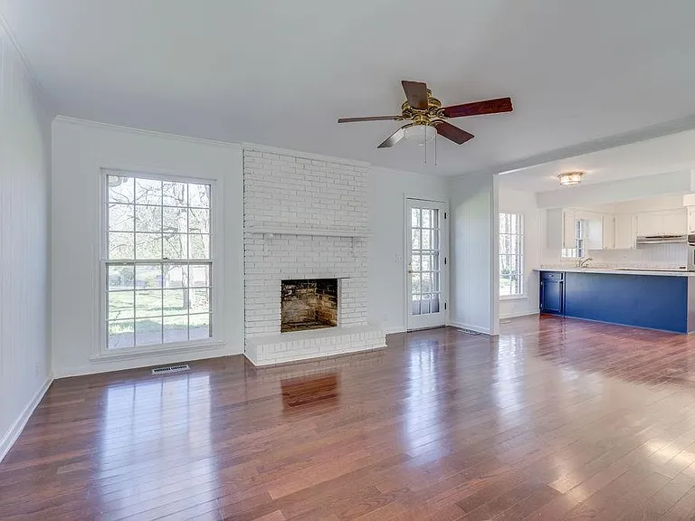 313 Abbey Ln — Photo 13