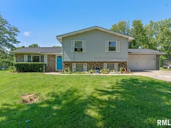 14382 Pioneer Dr, Athens, IL 62613