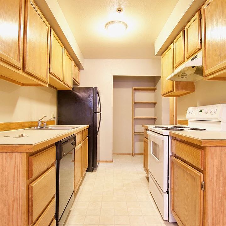 1st image of 1549 NE 177th St APT 202