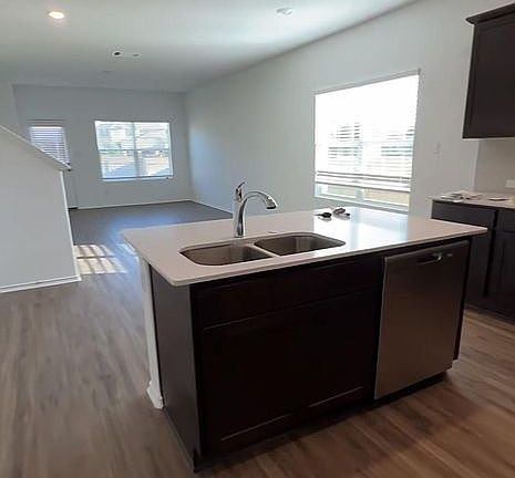 3rd image of 5801 Bianca Dr