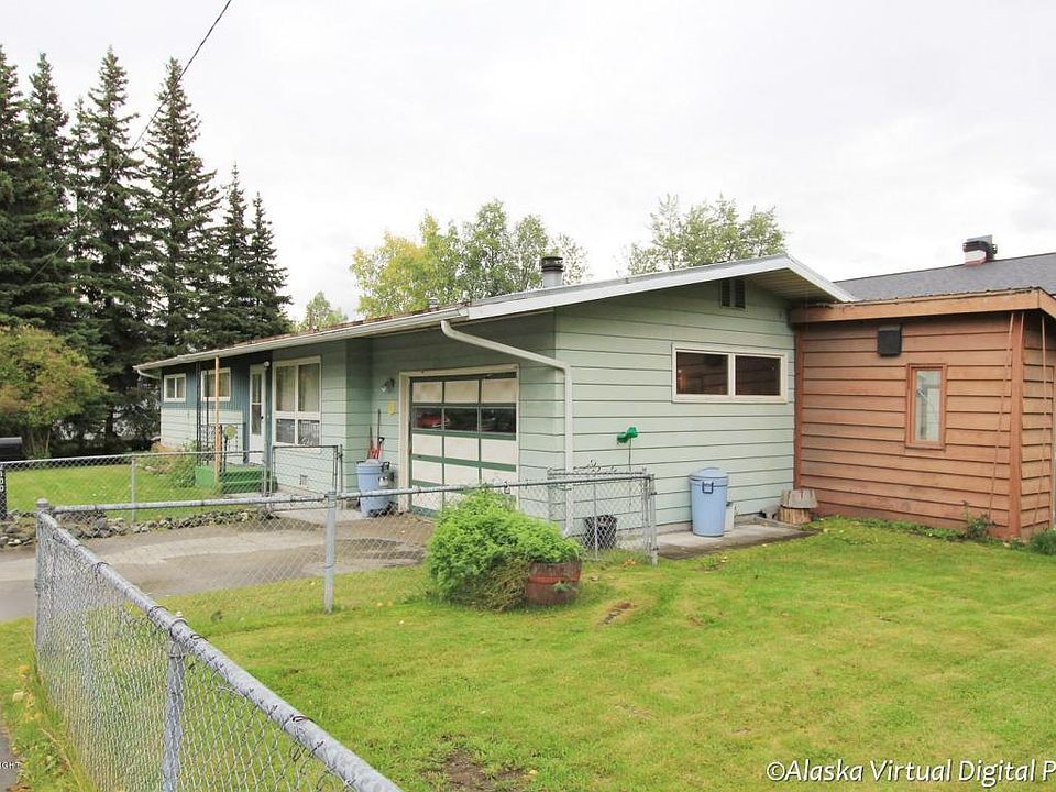 2nd image of 2100 E 37th Ave