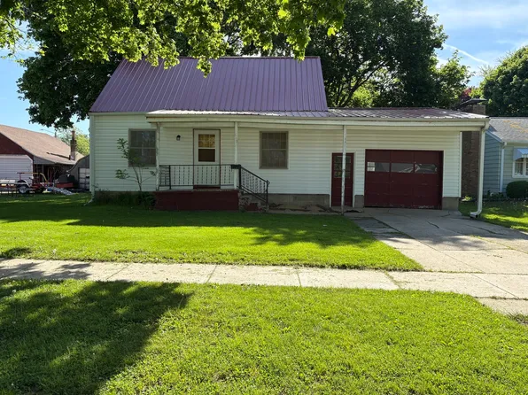 953 N 11th St, Rochelle, IL 61068