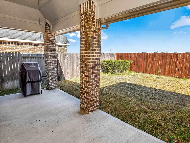 8807 Seguin Cove Ln — Photo 28