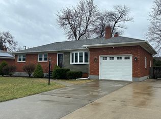 11 Campagna Dr, Albany, NY 12205