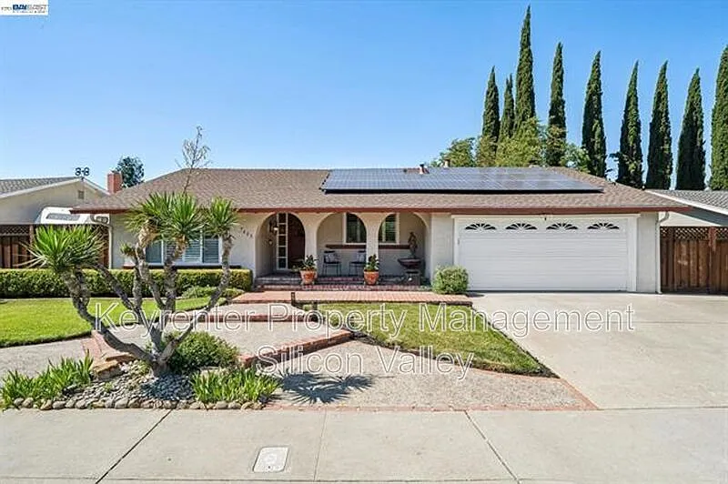 7403 Hillsdale Dr