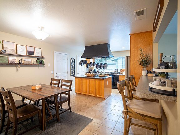 5th image of 1243 Eleanor Avenue