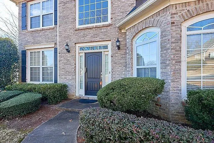 4 bed, 2.5 bath, 2856 sqft, $2,950 — Photo 3