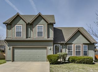 1904 N 160th St, Basehor, KS 66007