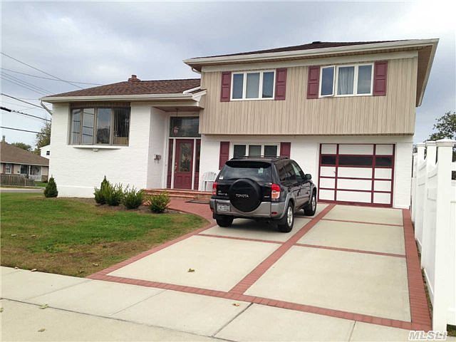 1st image of 1093 North Dr