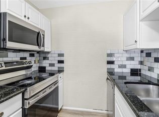 4615 Bayshore Dr APT E6, Naples, FL 34112