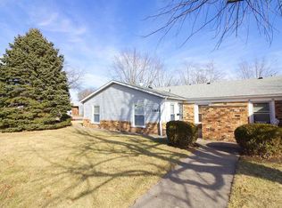 1801 Vienna Ct, Pekin, IL