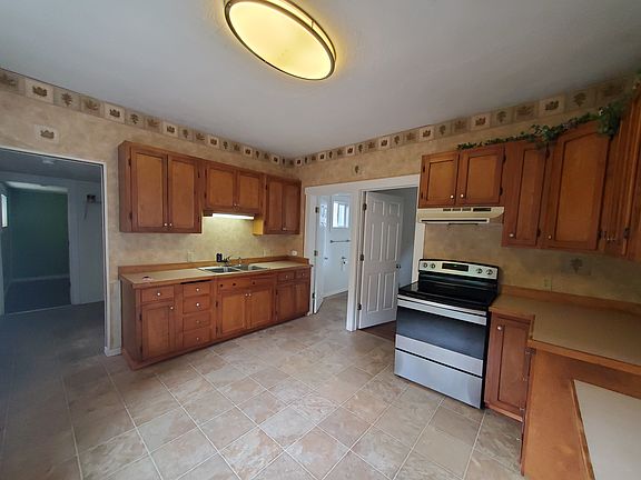 Spacious Kitchen