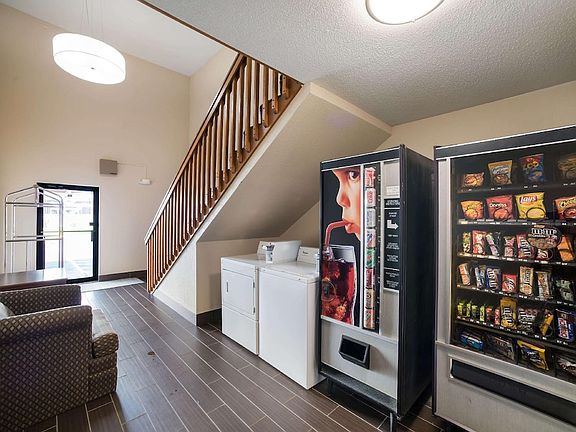 5th image of 1606 W Fayette Ave #15