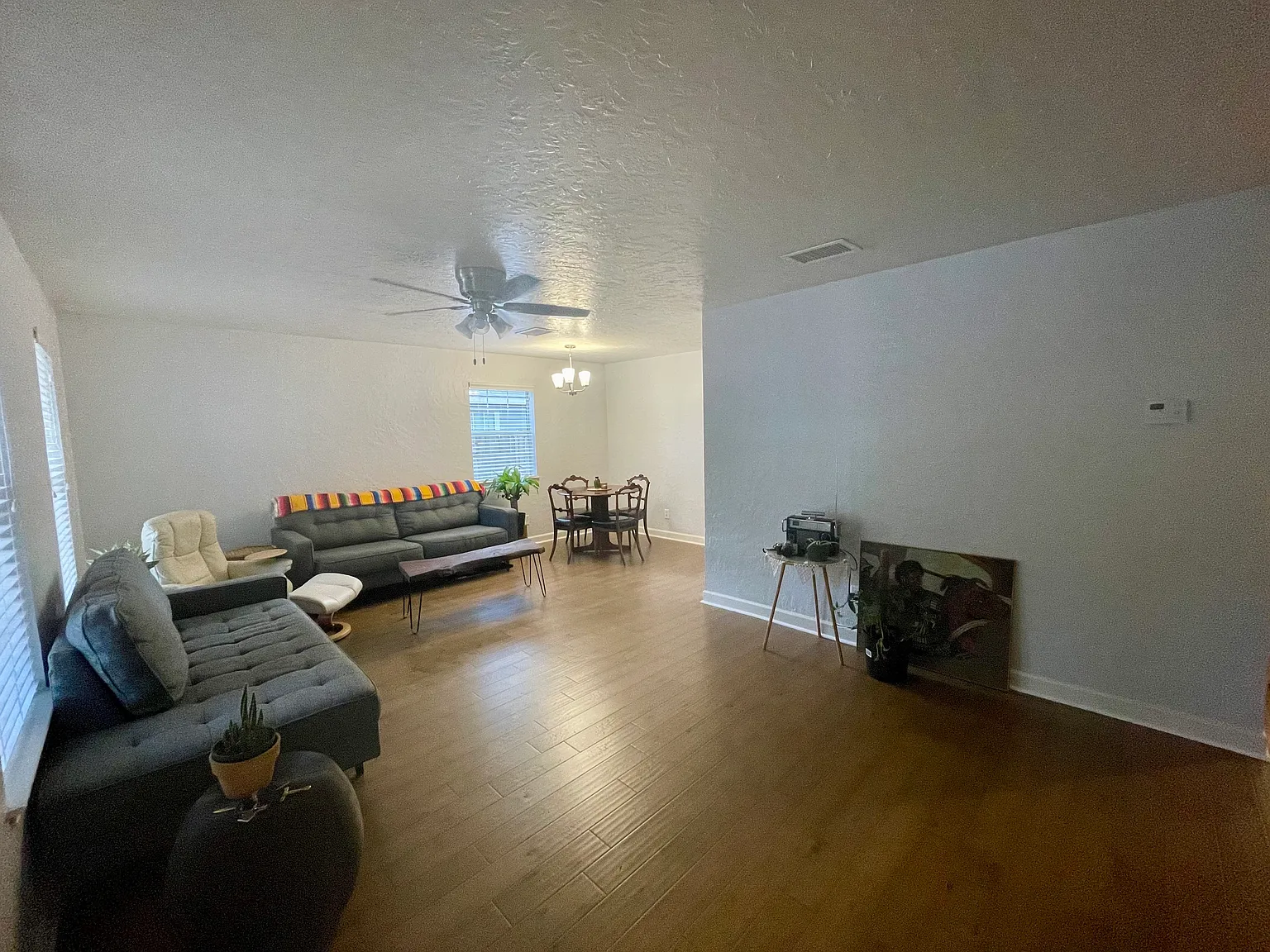 3 bed, 1100 sqft, $1,900 — Photo 2